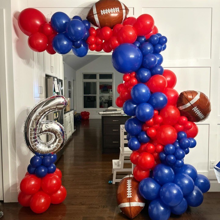 Sports-themed number six balloon garland in red and blue